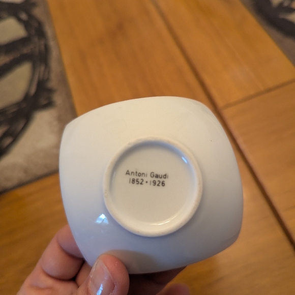 Antoni Gaudi Barcelona Trinket Dish - Picture 4 of 4